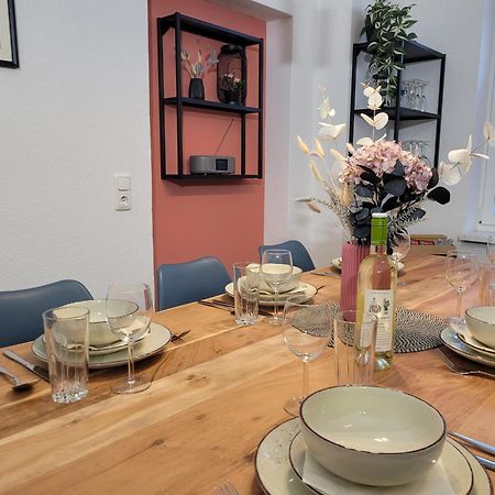 T21 - Apartment Direkt Im Zentrum Mit Parkplatz Кемниц Екстериор снимка