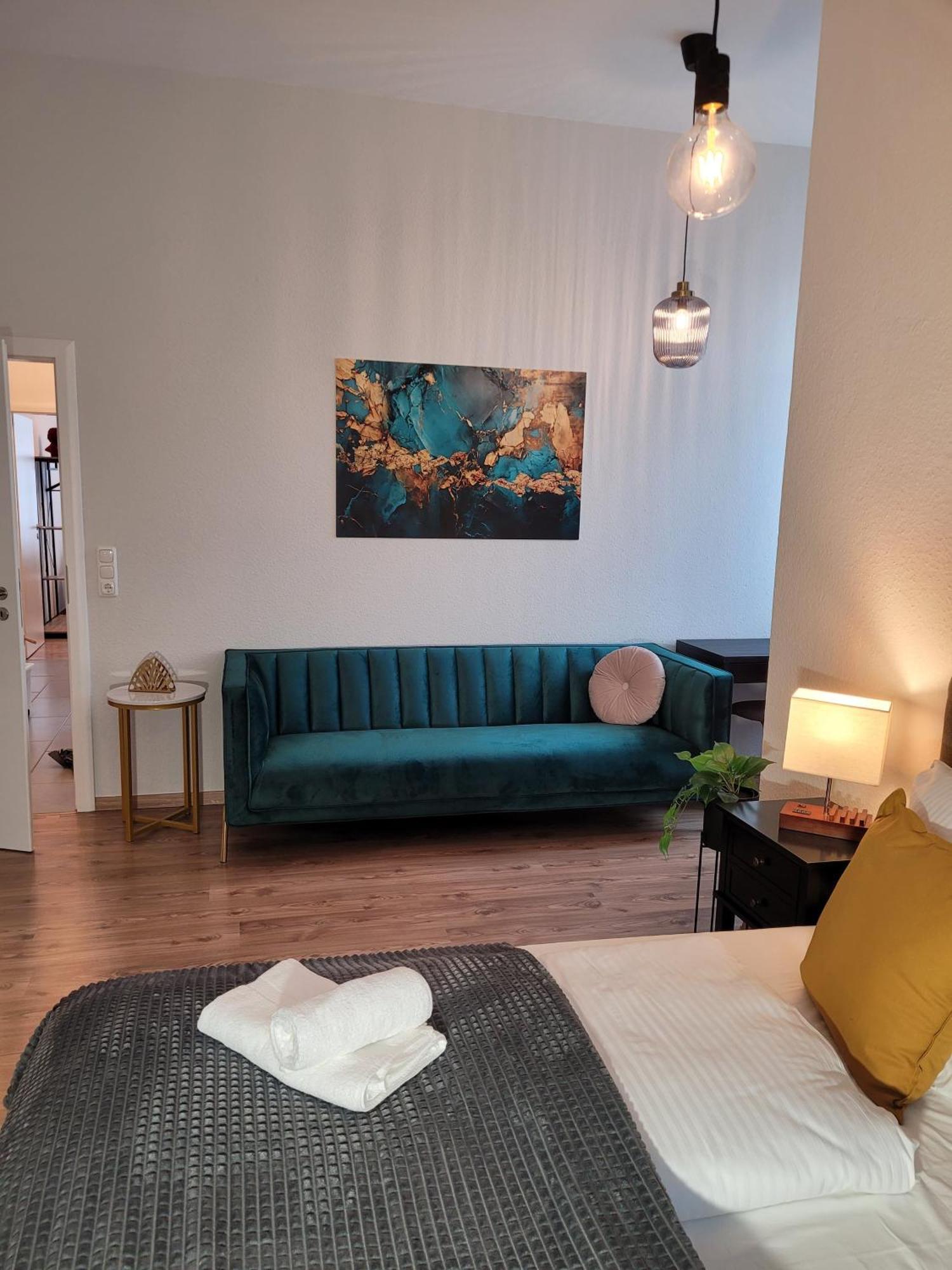 T21 - Apartment Direkt Im Zentrum Mit Parkplatz Кемниц Екстериор снимка