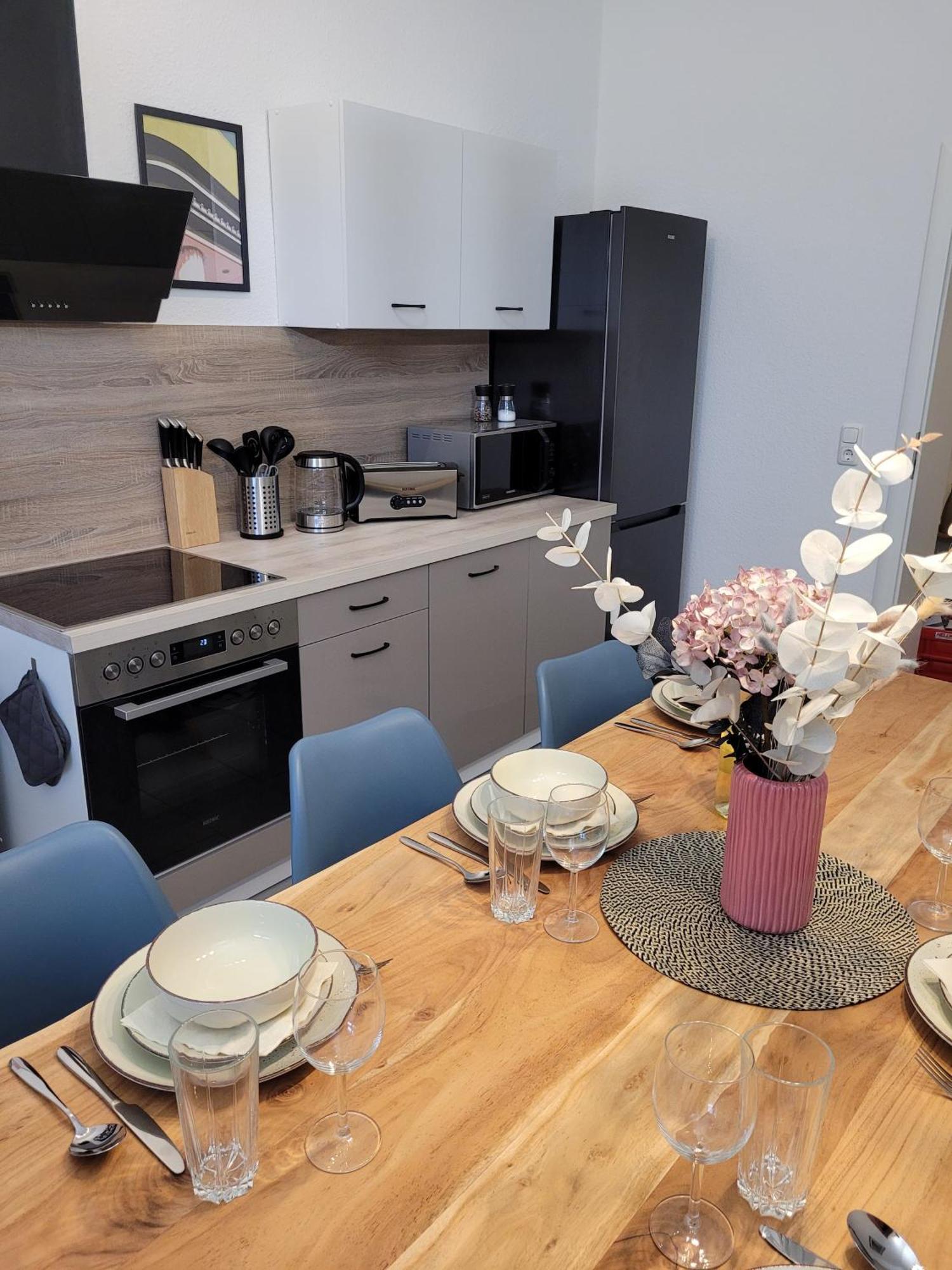 T21 - Apartment Direkt Im Zentrum Mit Parkplatz Кемниц Екстериор снимка