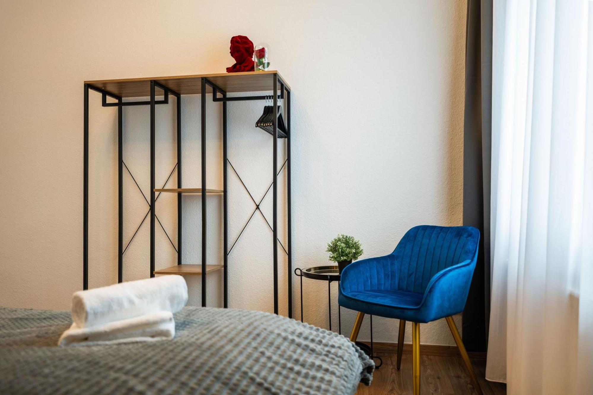 T21 - Apartment Direkt Im Zentrum Mit Parkplatz Кемниц Екстериор снимка