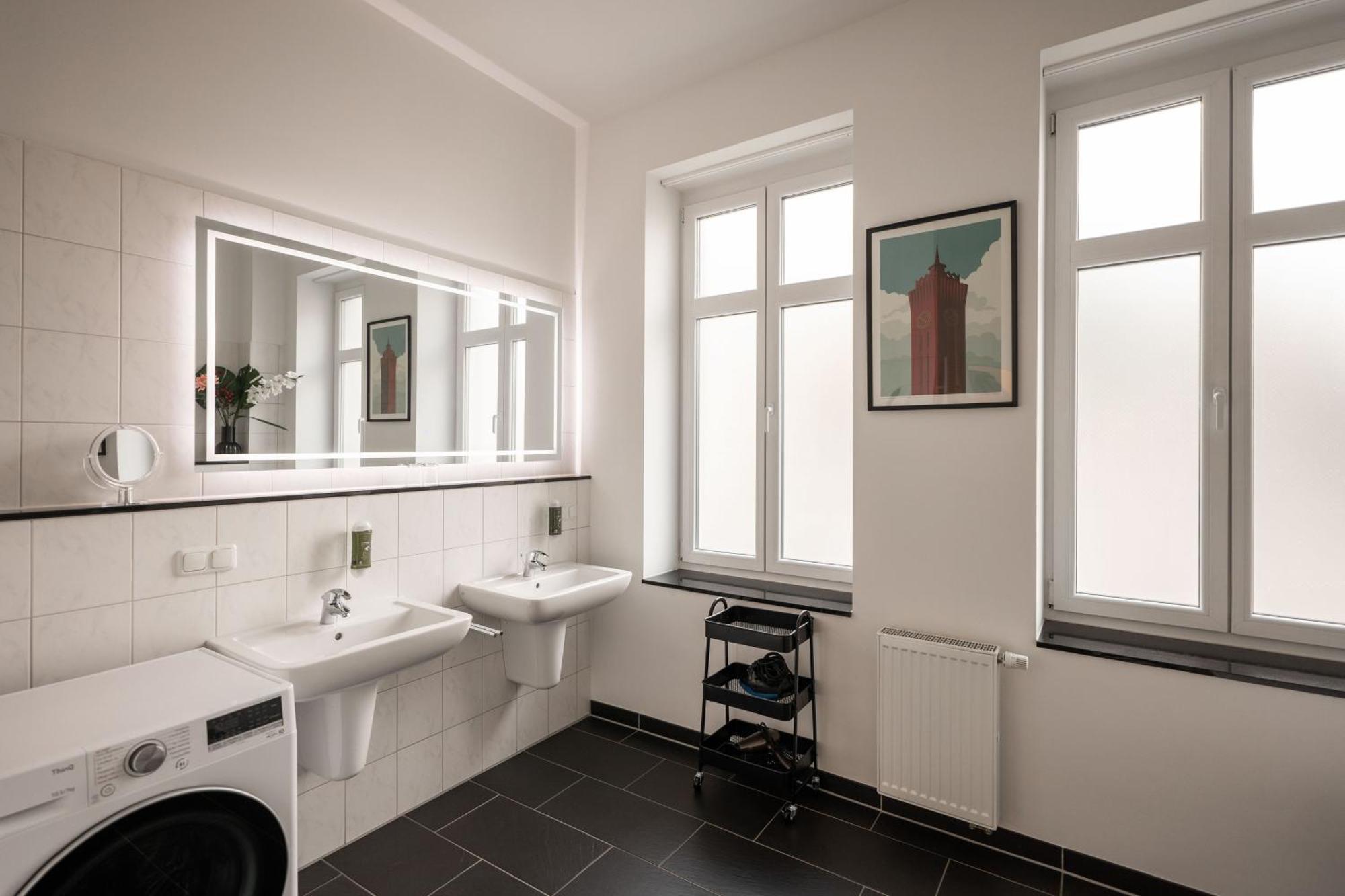 T21 - Apartment Direkt Im Zentrum Mit Parkplatz Кемниц Екстериор снимка