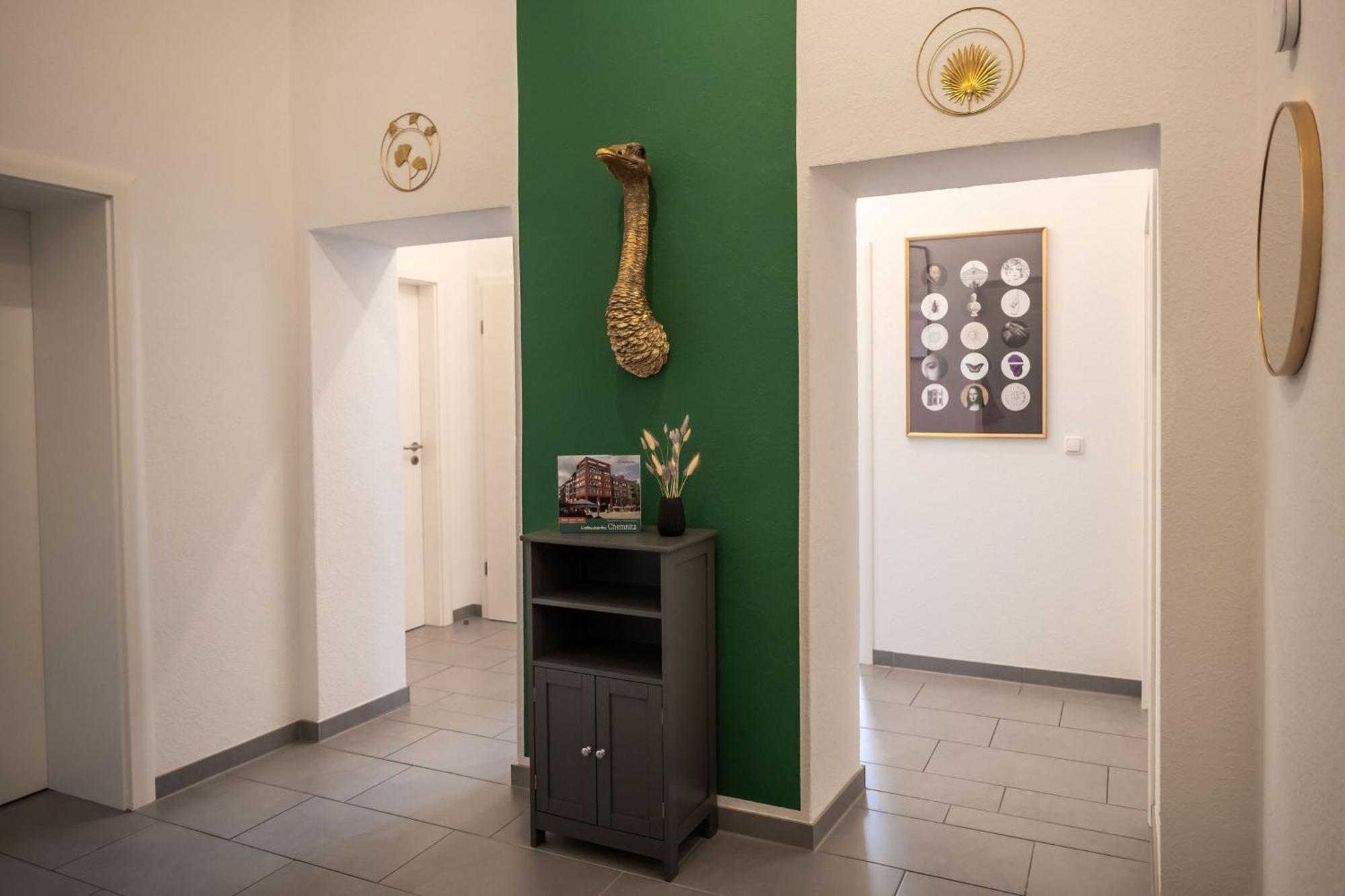 T21 - Apartment Direkt Im Zentrum Mit Parkplatz Кемниц Екстериор снимка