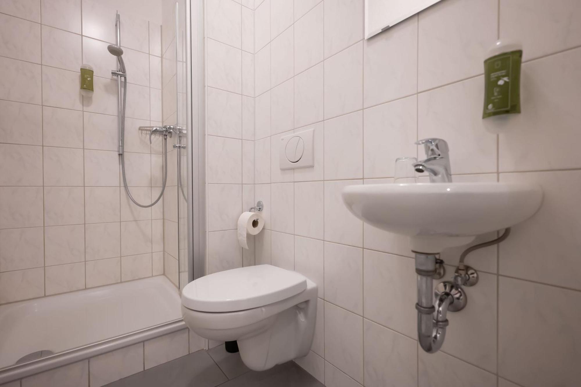 T21 - Apartment Direkt Im Zentrum Mit Parkplatz Кемниц Екстериор снимка