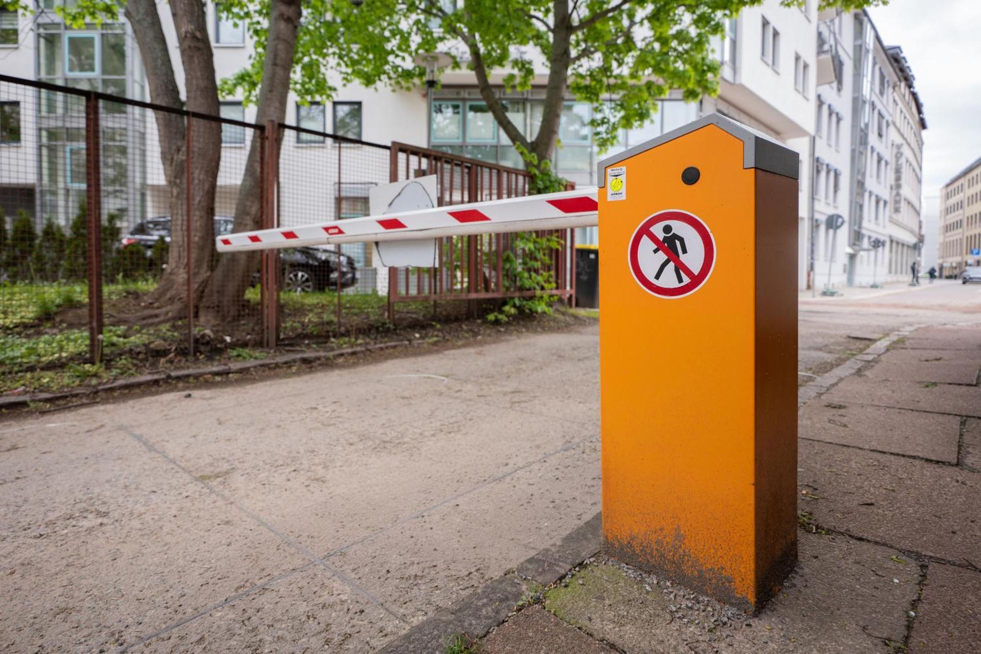 T21 - Apartment Direkt Im Zentrum Mit Parkplatz Кемниц Екстериор снимка