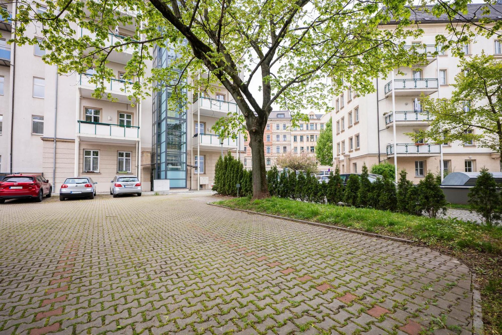 T21 - Apartment Direkt Im Zentrum Mit Parkplatz Кемниц Екстериор снимка